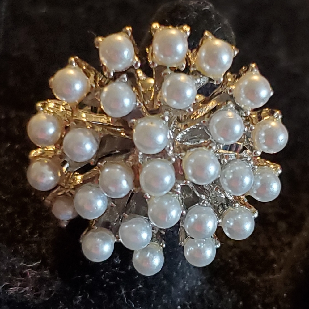 Silvertone stretch ring with cluster of faux pearls 7 through 11